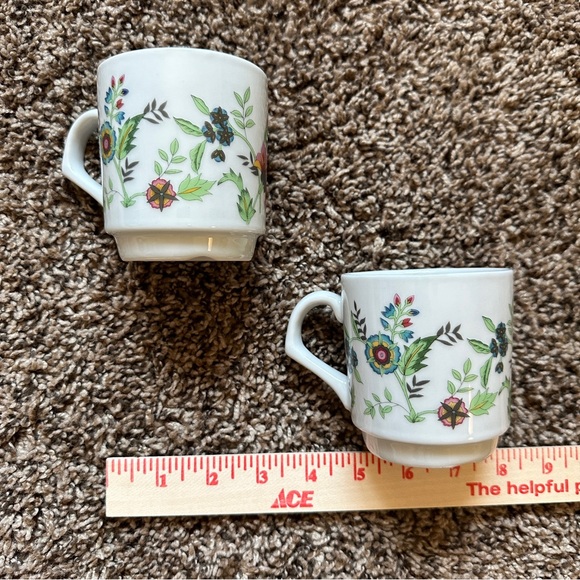 Retro Stacking Flower Coffee Mugs, Floral Teacups Set of 2 - Picture 9 of 9